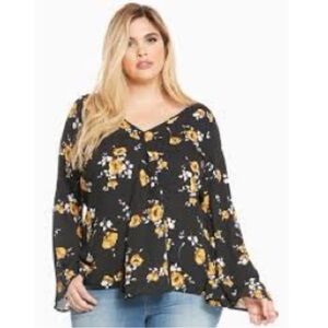 Torrid Black and Gold Floral print Long Sleeve Blouse. Size 1.